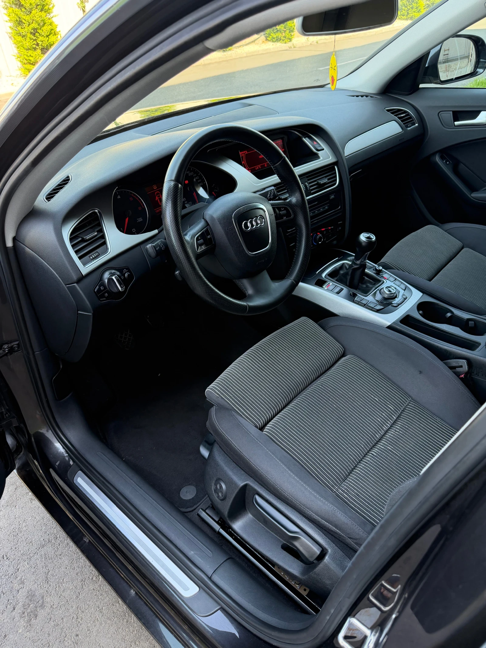 Audi A4, снимка 16 - Автомобили и джипове - 55407346