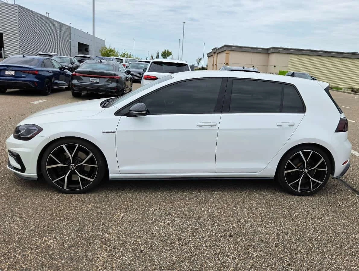 VW Golf * R* 5 door DSG* АВТОКРЕДИТ БЕЗ ПЪРВОНАЧАЛНА ВНОСК, снимка 2 - Автомобили и джипове - 55775526