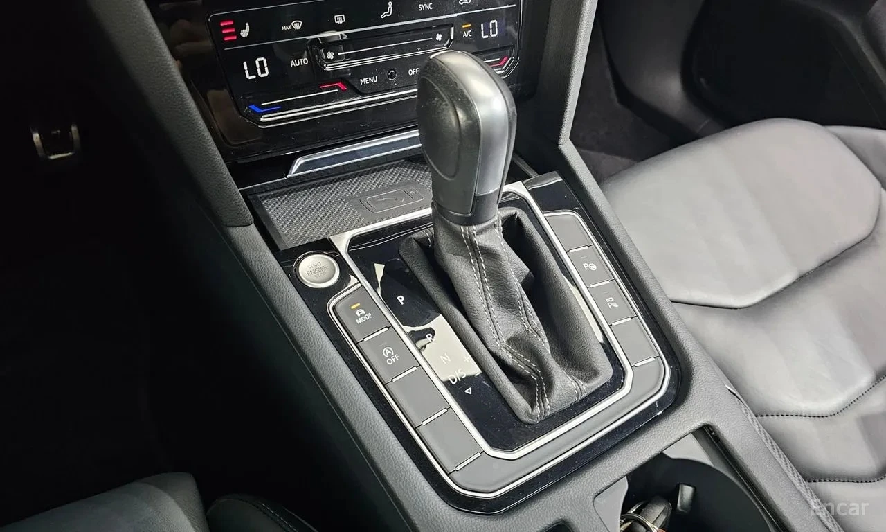 VW Arteon  R LIINE 4Motion / СЕРТИФИКАТ ЗА ОТЛИЧНО КАЧЕСТВО , снимка 9 - Автомобили и джипове - 55924445
