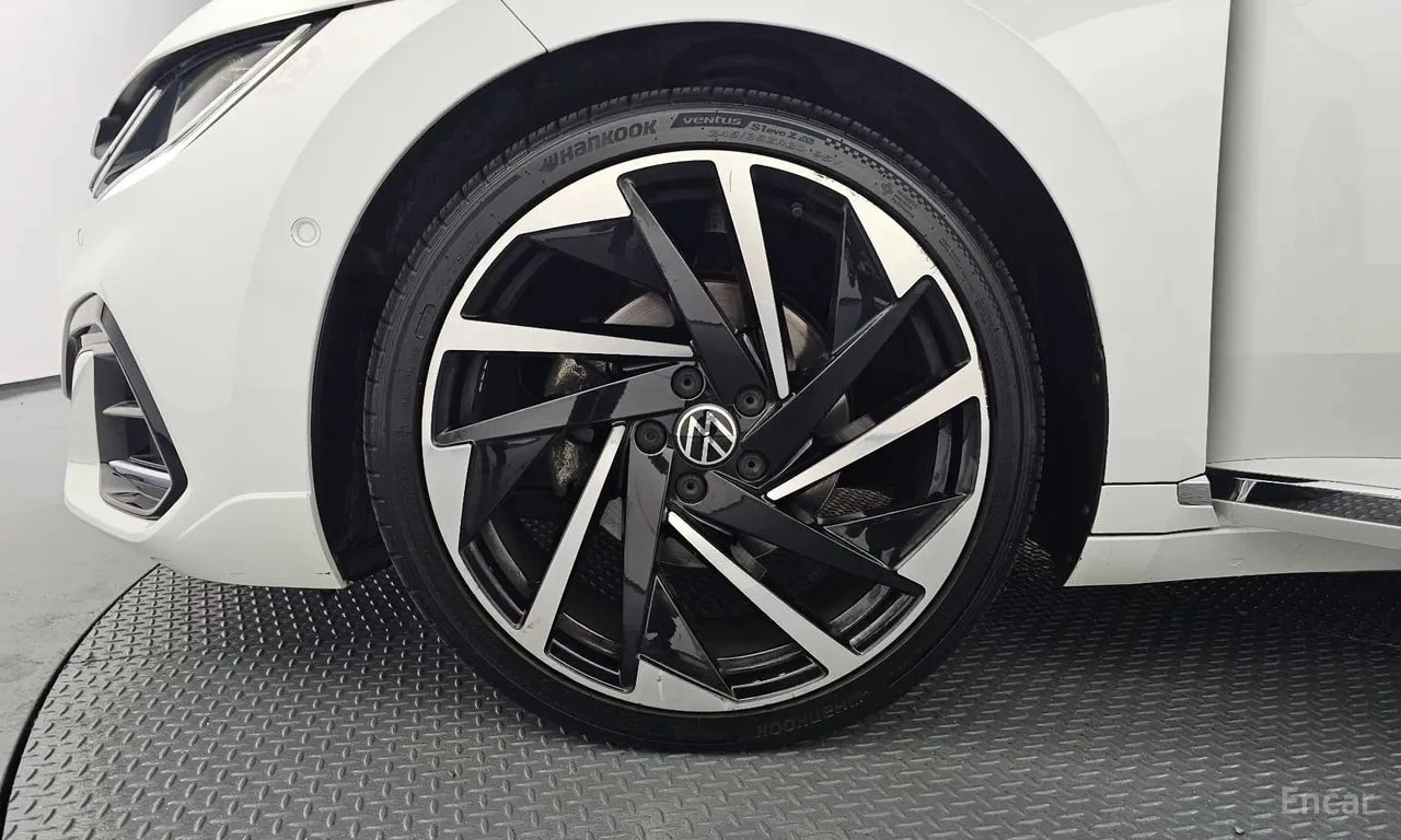 VW Arteon  R LIINE 4Motion / СЕРТИФИКАТ ЗА ОТЛИЧНО КАЧЕСТВО , снимка 5 - Автомобили и джипове - 55924445