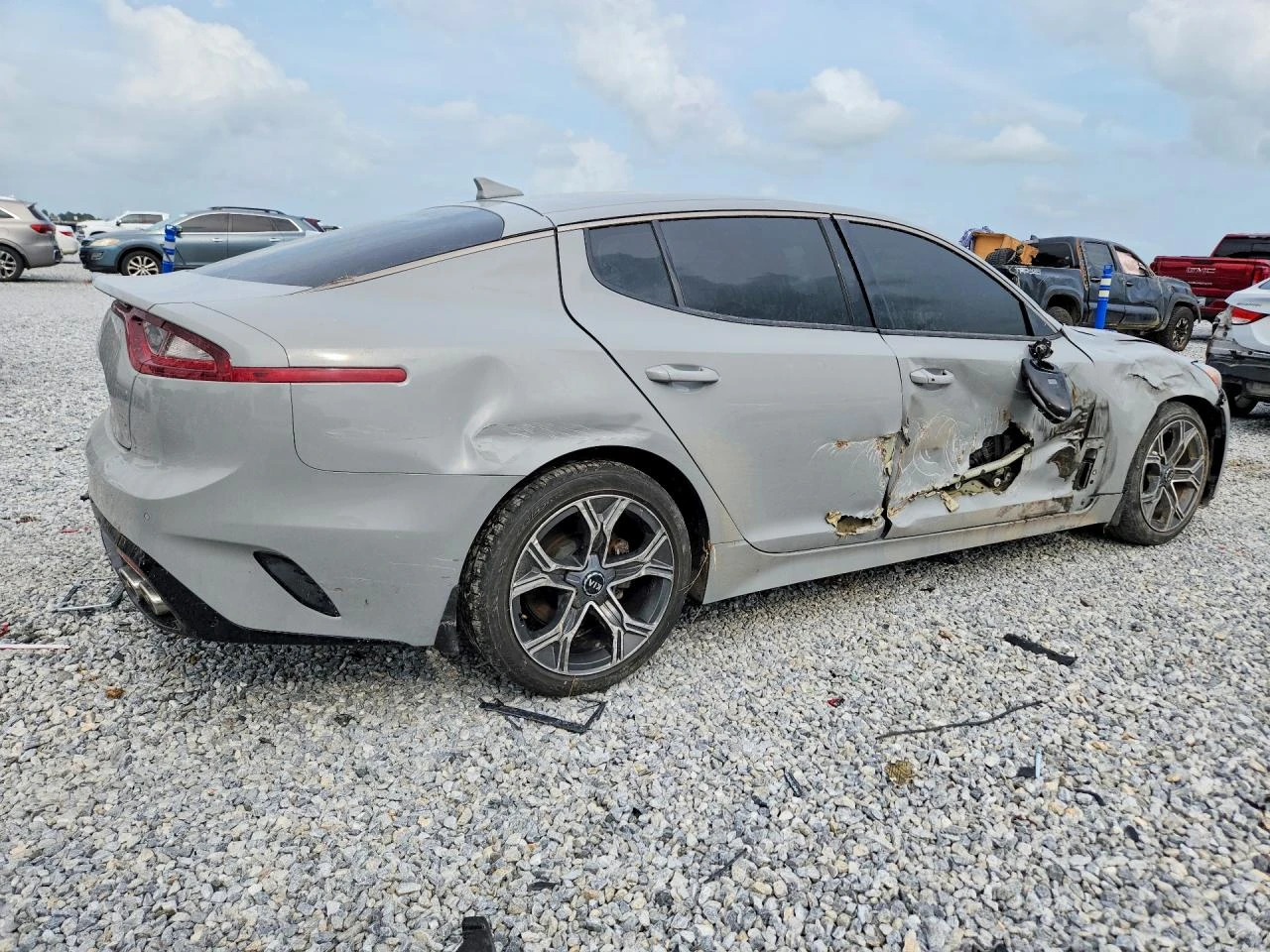 Kia Stinger 2.0l Gt-Line, снимка 3 - Автомобили и джипове - 55995511