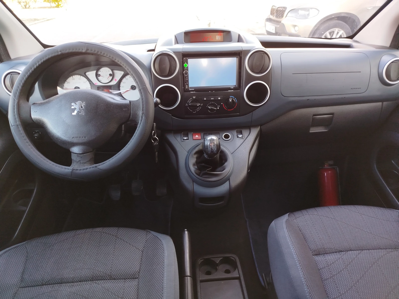 Peugeot Partner 1.6hdi-7места-Евро-5, снимка 13 - Автомобили и джипове - 56104014