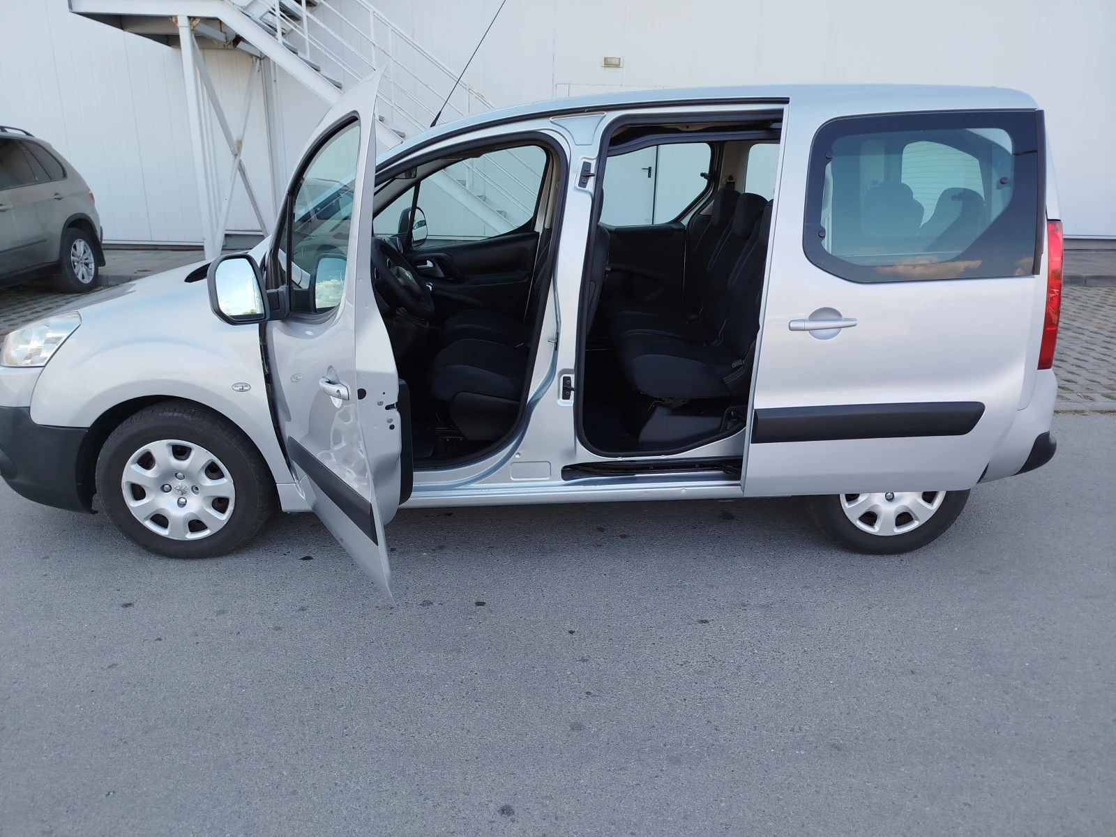 Peugeot Partner 1.6hdi-7места-Евро-5, снимка 9 - Автомобили и джипове - 56104014
