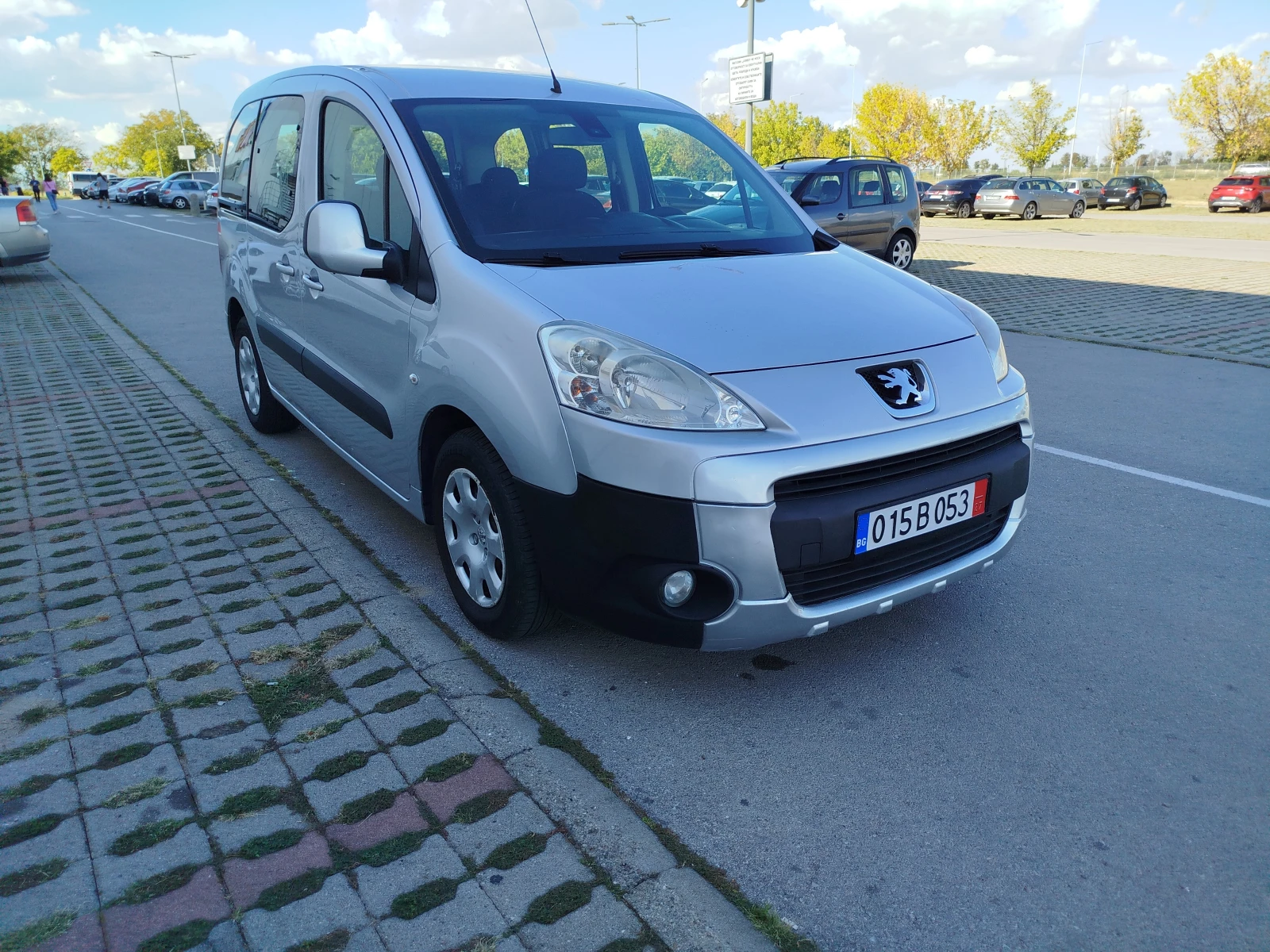 Peugeot Partner 1.6hdi-7места-Евро-5, снимка 8 - Автомобили и джипове - 56104014