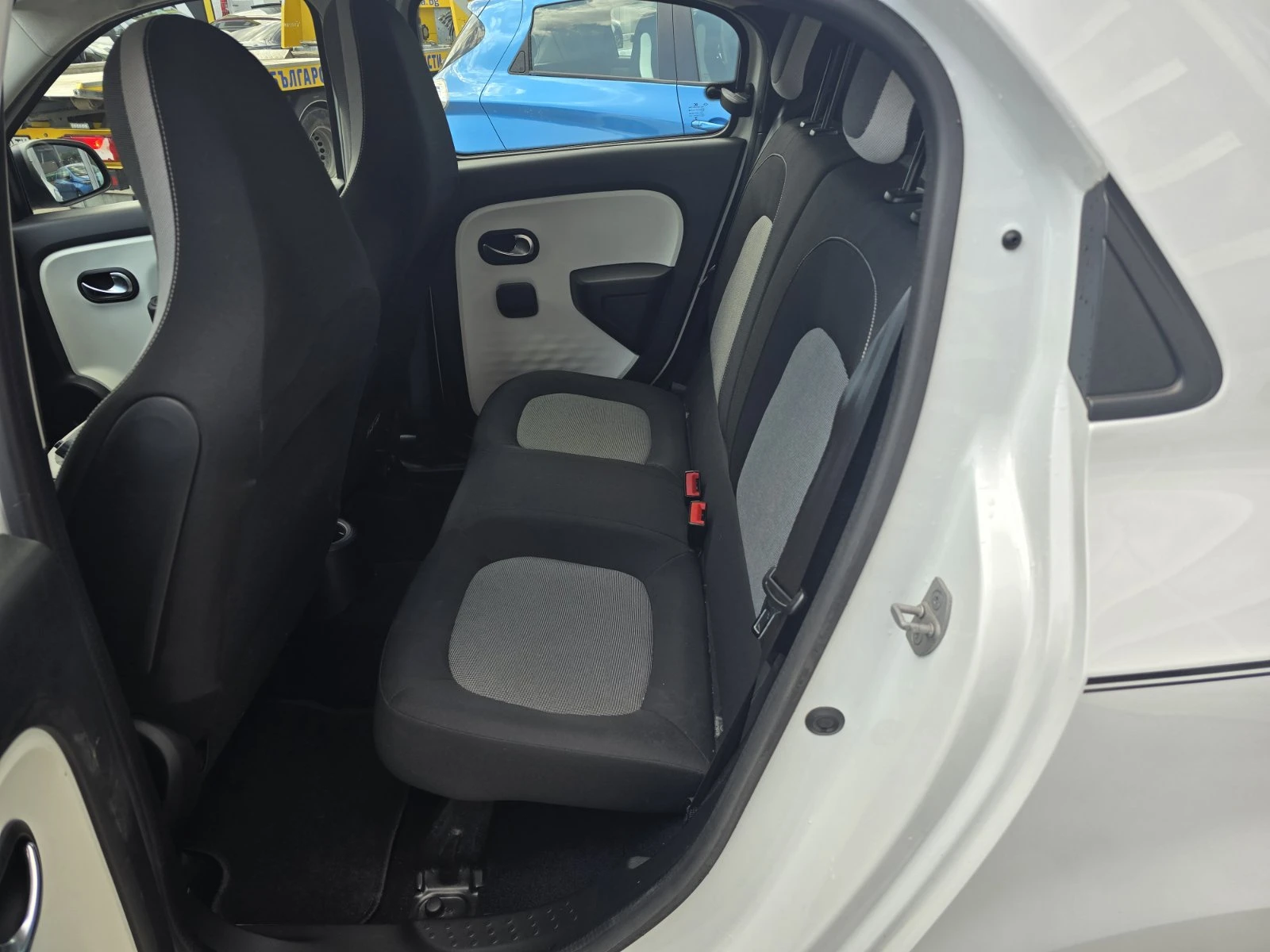 Renault Twingo 1.0 TCe 70hp, снимка 16 - Автомобили и джипове - 56180303
