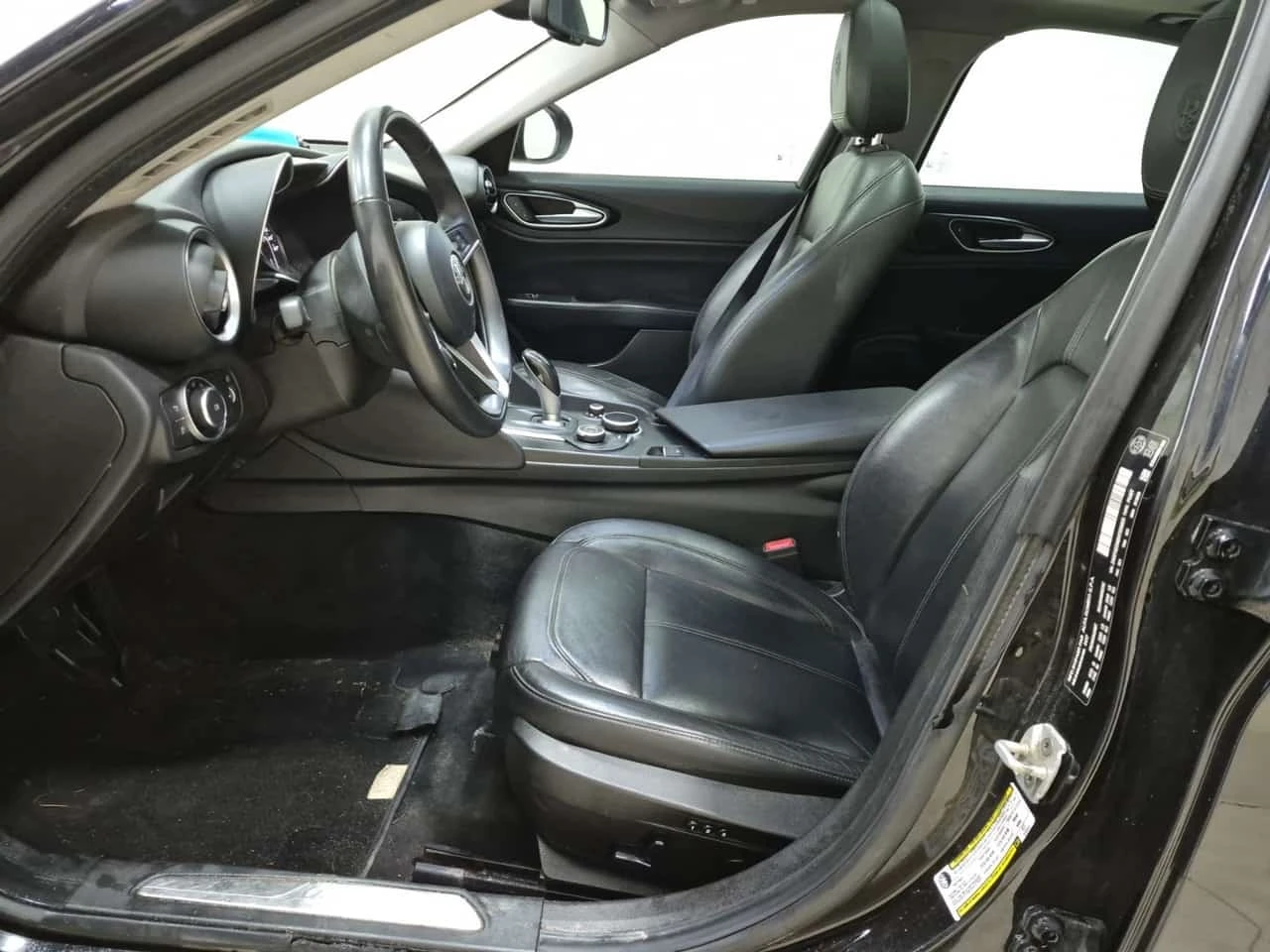 Alfa Romeo Giulia * 4DR SDN AWD * CARFAX * ����� �� ����������� | Mobile.bg � ����������� 5