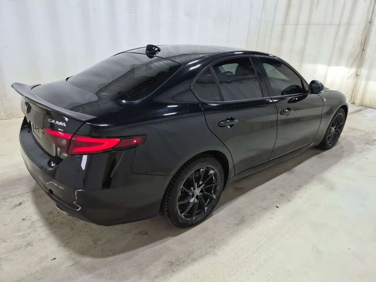 Alfa Romeo Giulia * 4DR SDN AWD * CARFAX * ����� �� ����������� | Mobile.bg � ����������� 3