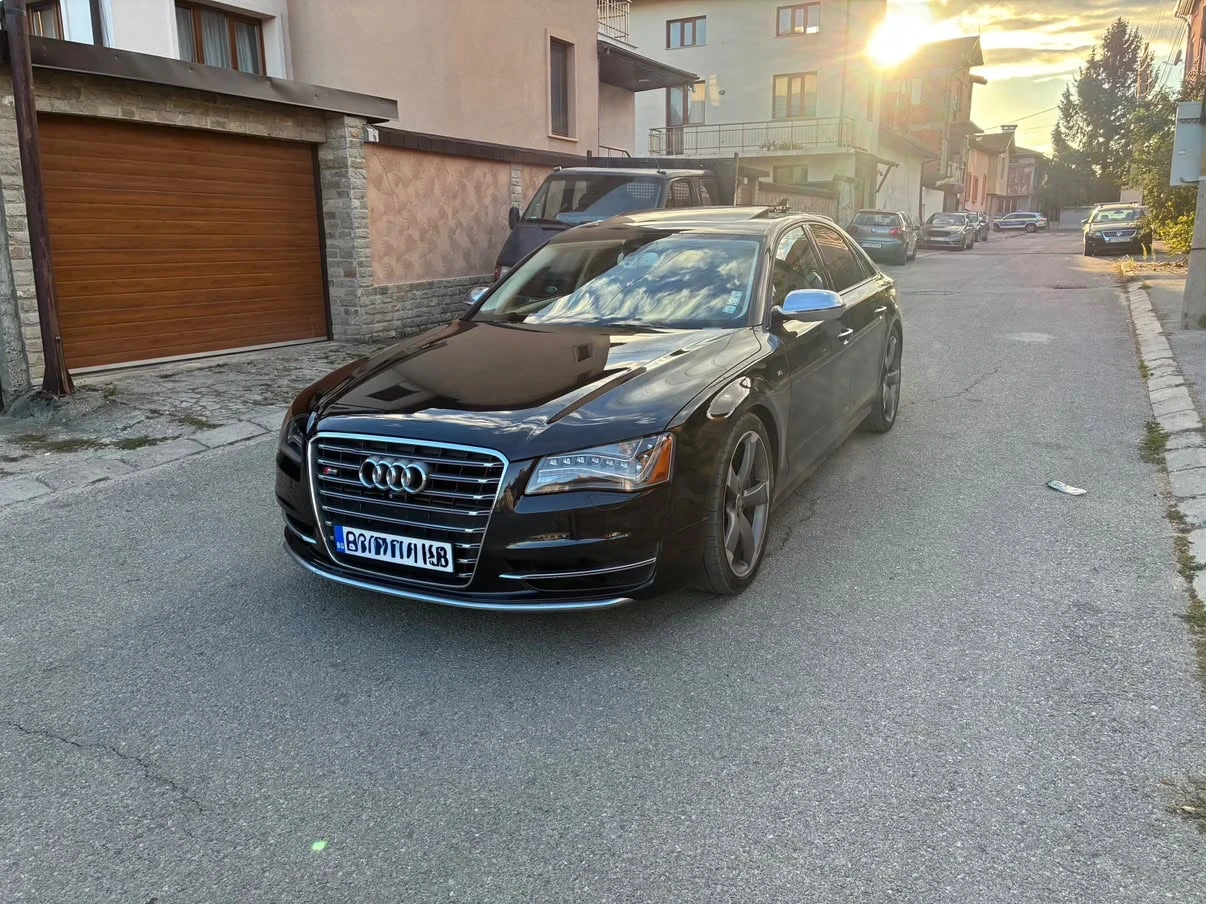 Audi S8