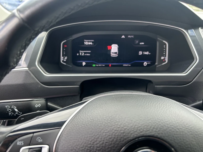 VW Tiguan 2.0 D face 4x4, снимка 11 - Автомобили и джипове - 50704032