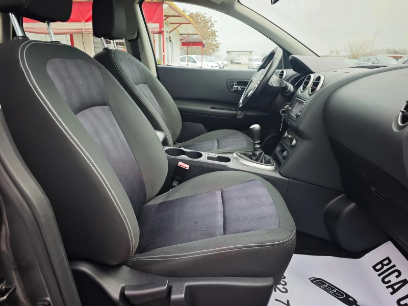Nissan Qashqai 2.0i , снимка 14 - Автомобили и джипове - 52640720