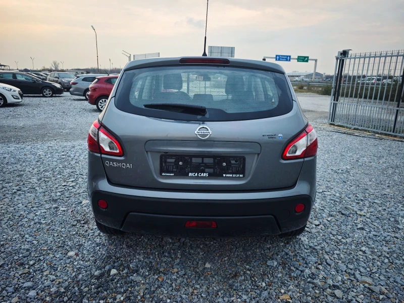 Nissan Qashqai 2.0i , снимка 5 - Автомобили и джипове - 52640720