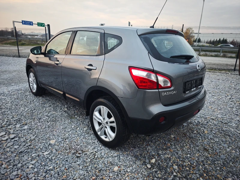 Nissan Qashqai 2.0i , снимка 6 - Автомобили и джипове - 52640720