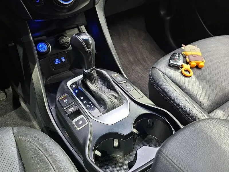 Hyundai Santa fe 2.0, снимка 9 - Автомобили и джипове - 54872402