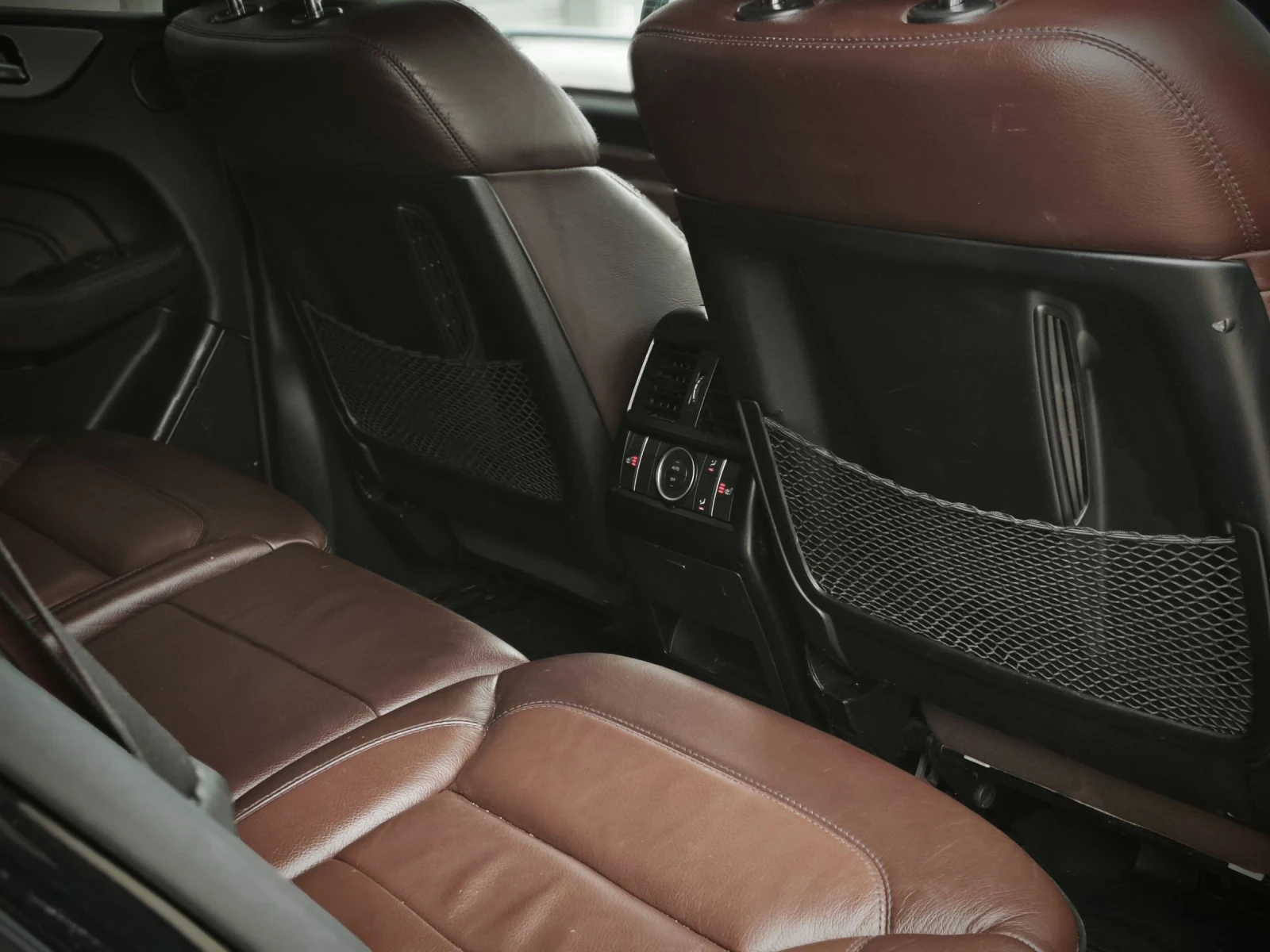 Mercedes-Benz ML 350 AMG/Дистроник/HarmanKardon/Камера/Обслужен, снимка 16 - Автомобили и джипове - 53785592