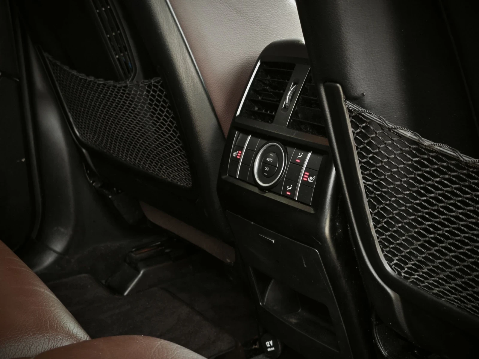 Mercedes-Benz ML 350 AMG/Дистроник/HarmanKardon/Камера/Обслужен, снимка 15 - Автомобили и джипове - 53785592