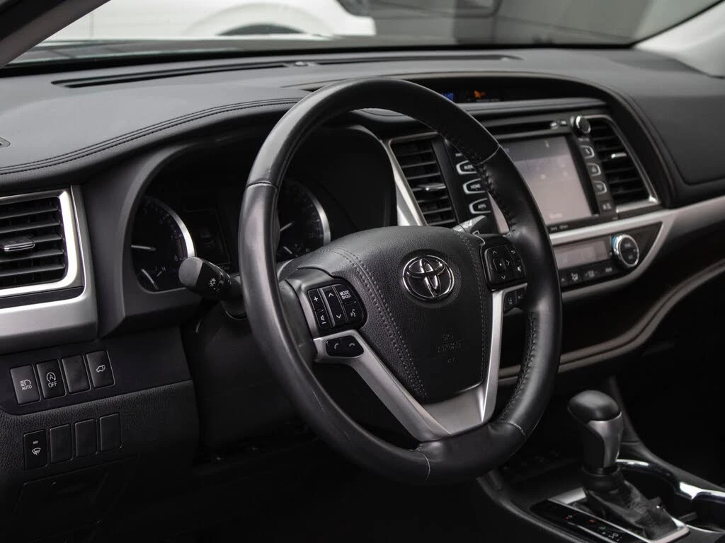 Toyota Highlander XLE AWD, снимка 6 - Автомобили и джипове - 54376302
