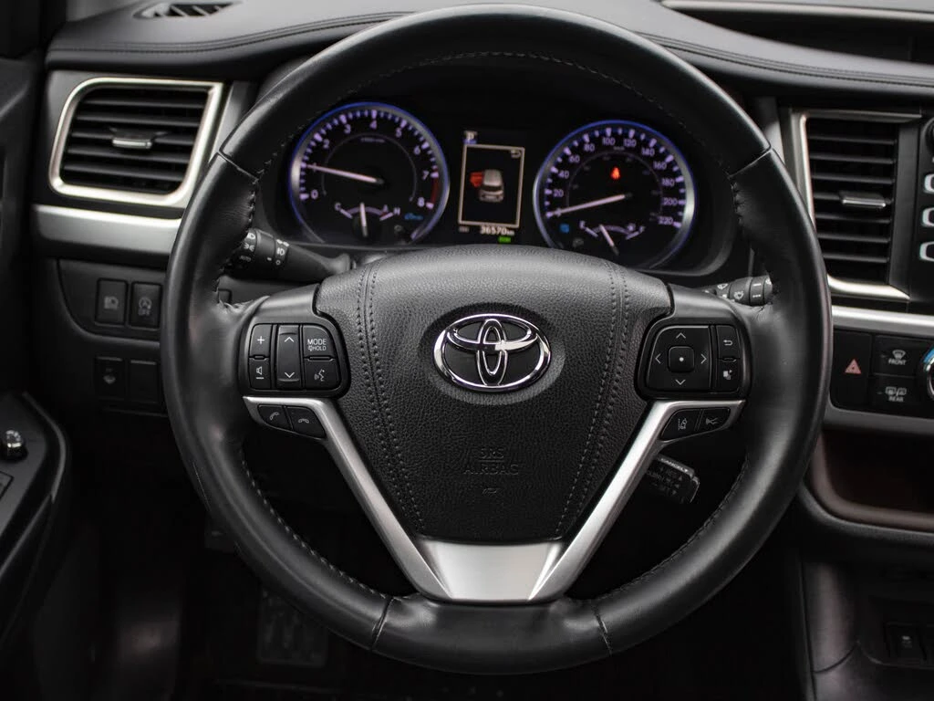 Toyota Highlander XLE AWD, снимка 8 - Автомобили и джипове - 54376302
