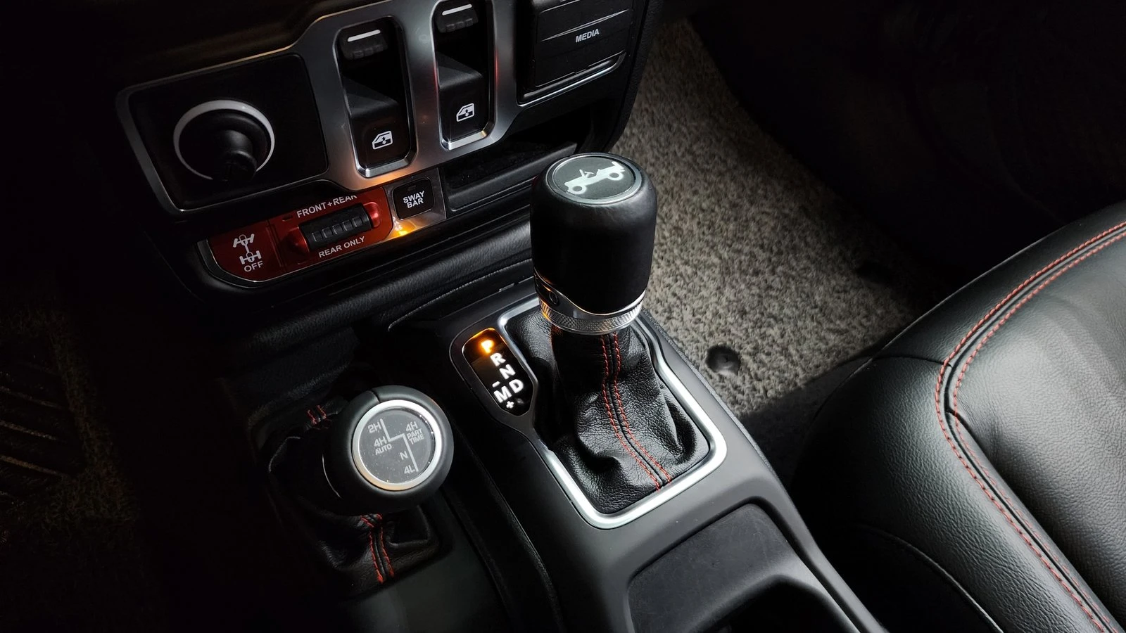 Jeep Wrangler 2.0* KEYLESS* ������� �����* BLIND SPOT* ������ �� | Mobile.bg � ����������� 9