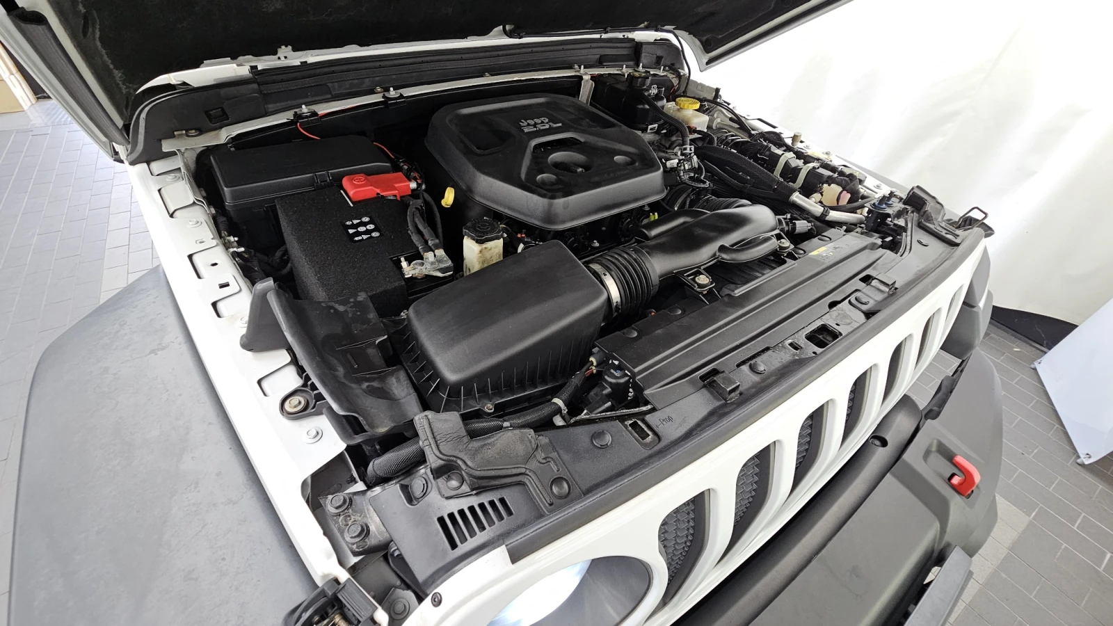 Jeep Wrangler 2.0* BLIND SPOT* ПОДГРЕВ ВОЛАН* КРАЙНА ЦЕНА, снимка 6 - Автомобили и джипове - 55336548