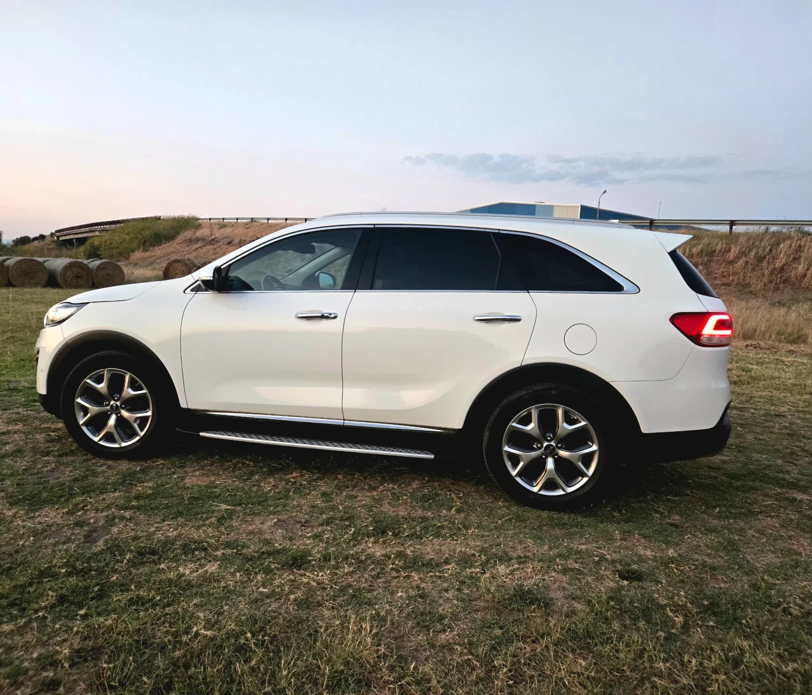 Kia Sorento FULL 2.2CRDI 4x4 * ПРЕЗИДЕНТ*  FACELIFT WAZE, снимка 4 - Автомобили и джипове - 55619481