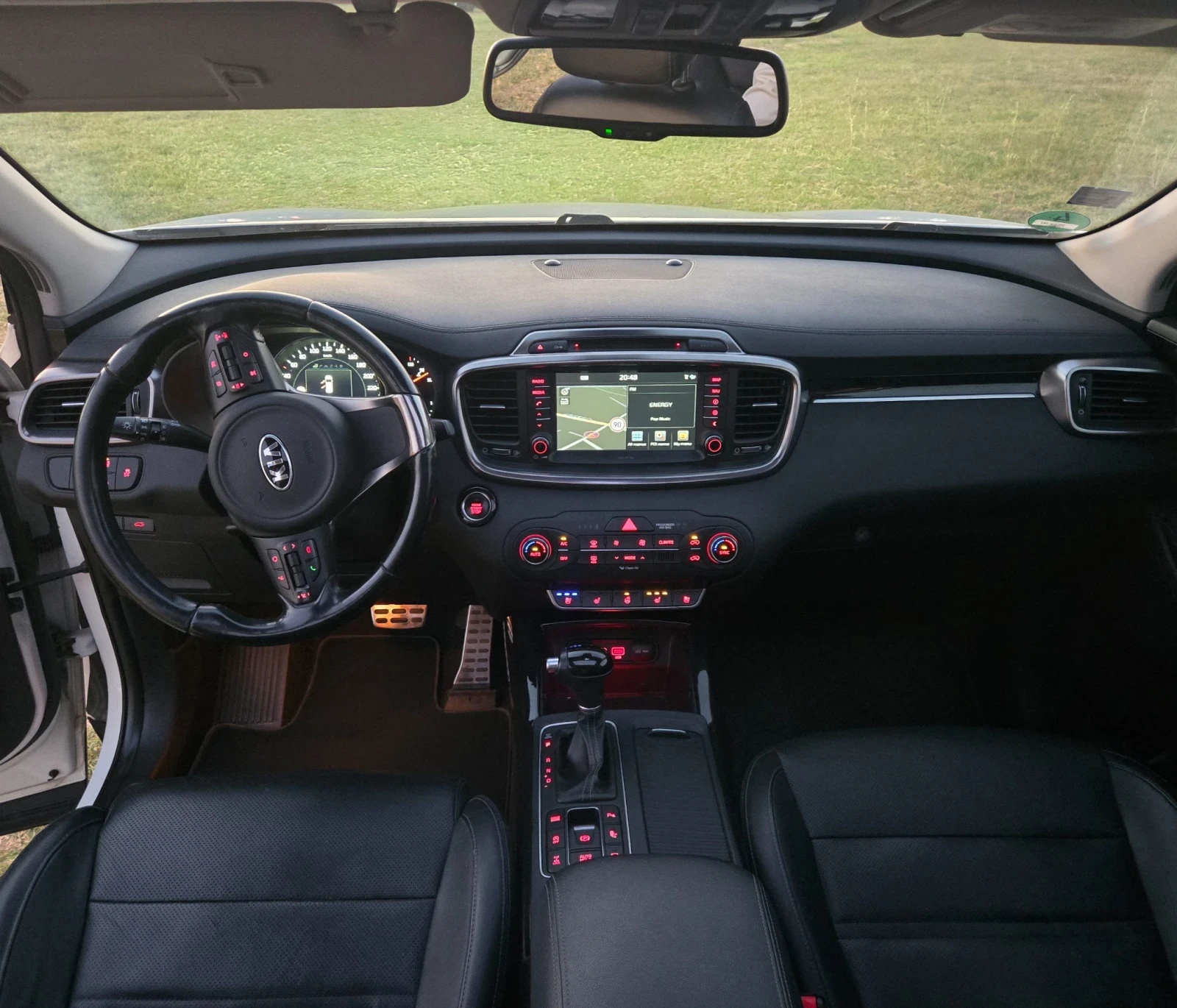 Kia Sorento FULL 2.2CRDI 4x4 * ПРЕЗИДЕНТ*  FACELIFT WAZE, снимка 10 - Автомобили и джипове - 55619481
