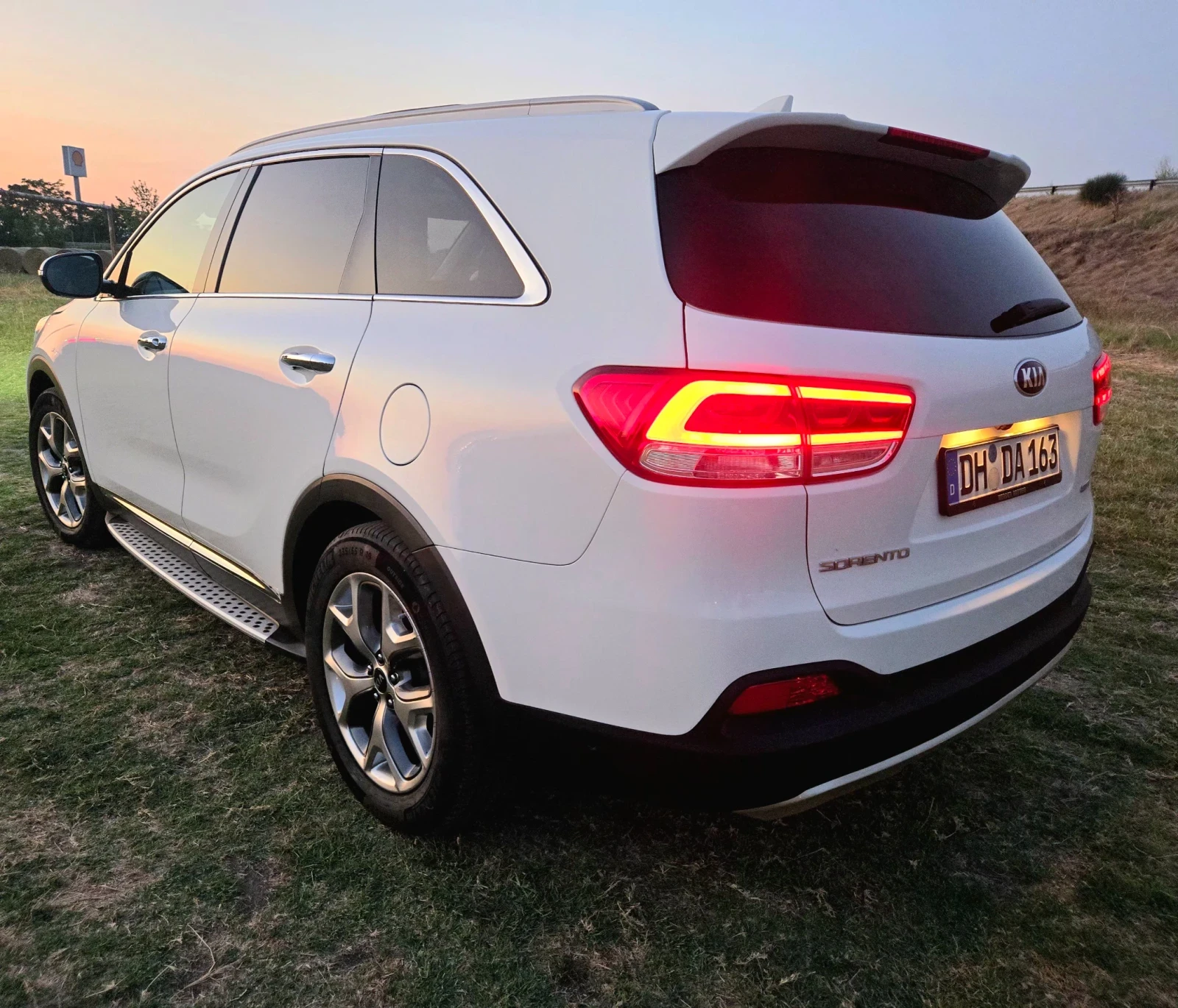 Kia Sorento FULL 2.2CRDI 4x4 * ПРЕЗИДЕНТ*  FACELIFT WAZE, снимка 3 - Автомобили и джипове - 55619481