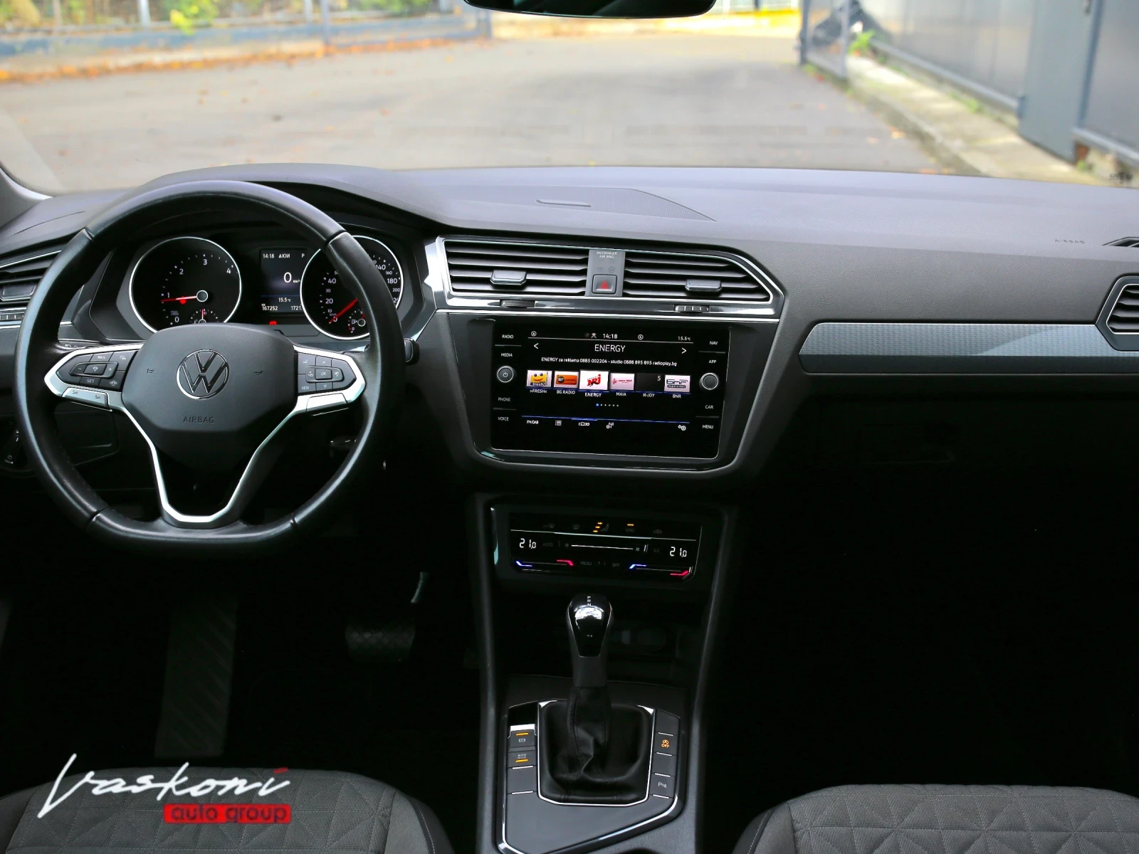 VW Tiguan 2.0 TDI, снимка 8 - Автомобили и джипове - 56629854