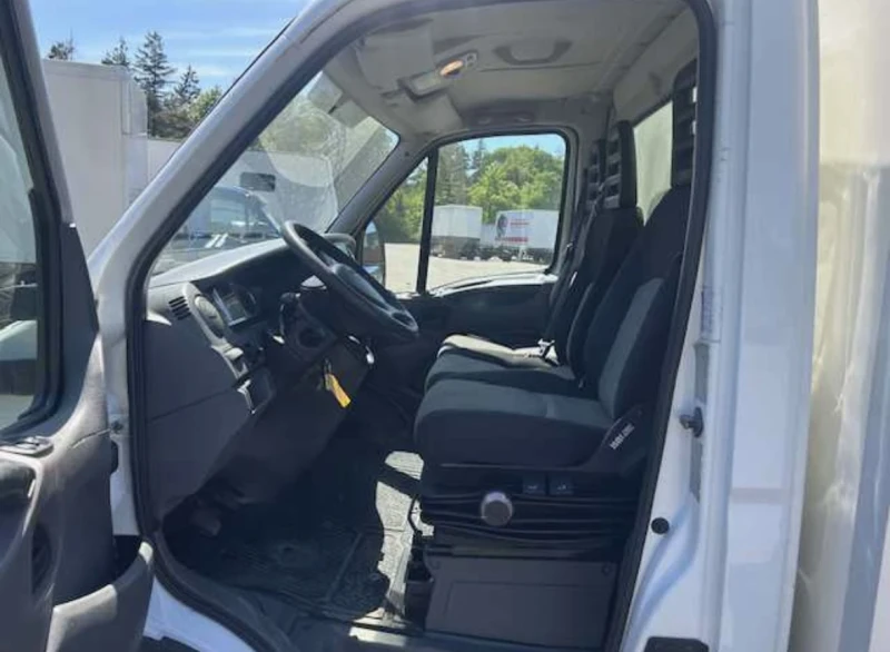 Iveco Daily 40C18 Б+ Е ПАДАЩ БОРД ТОВАРОНОСИМОСТ 3370кг, снимка 12 - Бусове и автобуси - 51946232