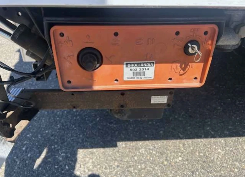 Iveco Daily 40C18 Б+ Е ПАДАЩ БОРД ТОВАРОНОСИМОСТ 3370кг, снимка 11 - Бусове и автобуси - 51946232