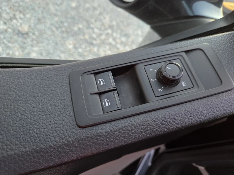 VW Transporter 2.0 TDI, DSG, Автомат, Климатик, Нави, Работилница, снимка 12 - Бусове и автобуси - 52944472