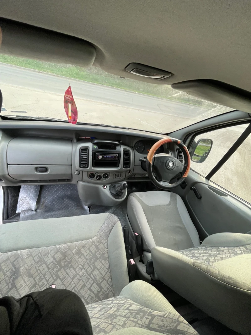Opel Vivaro 1.9, снимка 4 - Бусове и автобуси - 53143018