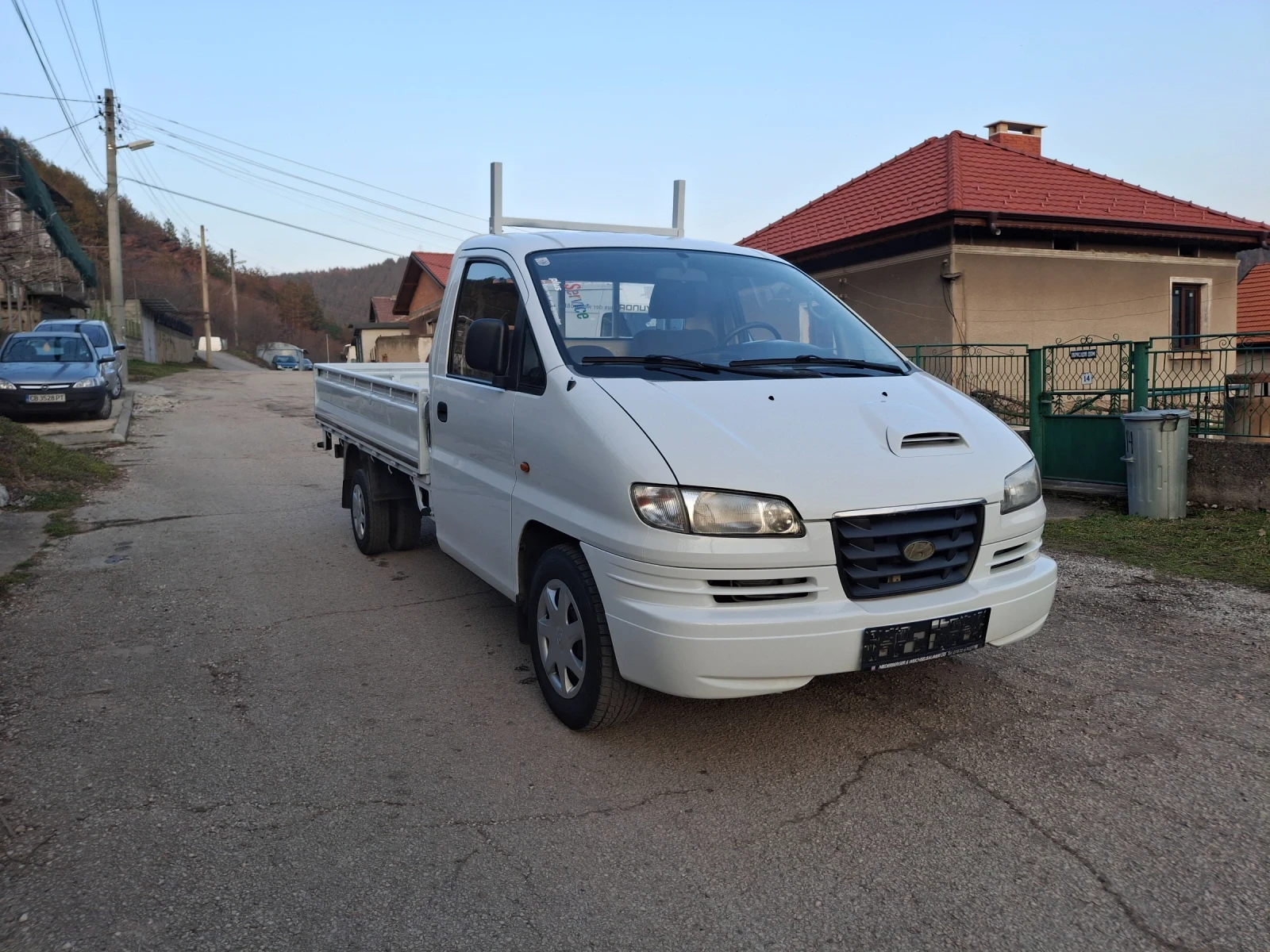 Hyundai H1 2.5tdi.bordovi, снимка 2 - Бусове и автобуси - 53798888