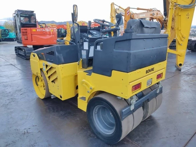 Валяк BOMAG BW115AC-2 / 2 БРОЯ / НАЛИЧНИ, снимка 3 - Индустриална техника - 49458931