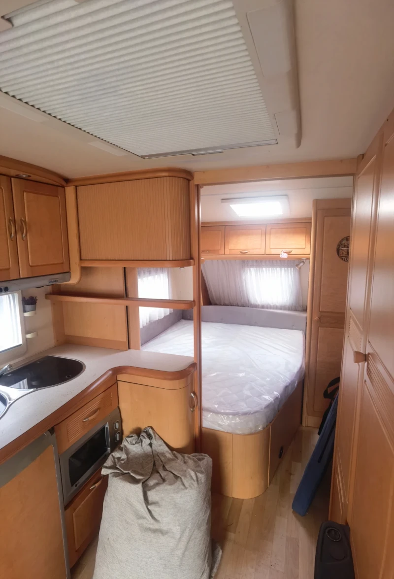 Каравана Hobby Exclusive prestige 560, снимка 13 - Каравани и кемпери - 52072669