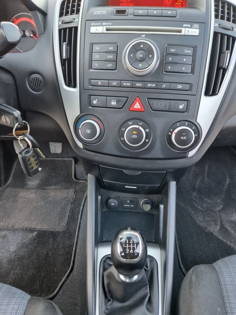 Kia Ceed 1.6 CRDI SW, снимка 16 - Автомобили и джипове - 46591247