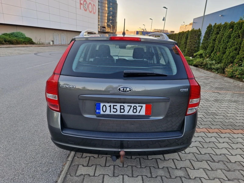 Kia Ceed 1.6 CRDI SW, снимка 4 - Автомобили и джипове - 46591247