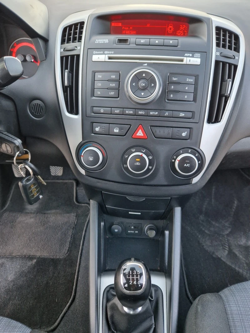 Kia Ceed 1.6 CRDI SW, снимка 17 - Автомобили и джипове - 46591247