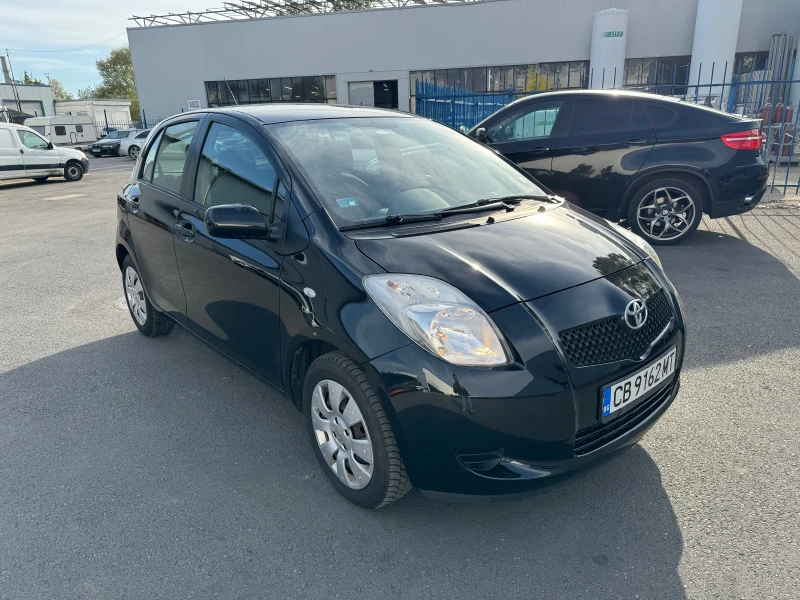 Toyota Yaris 1.0VVTi Automatic, снимка 3 - Автомобили и джипове - 47527109