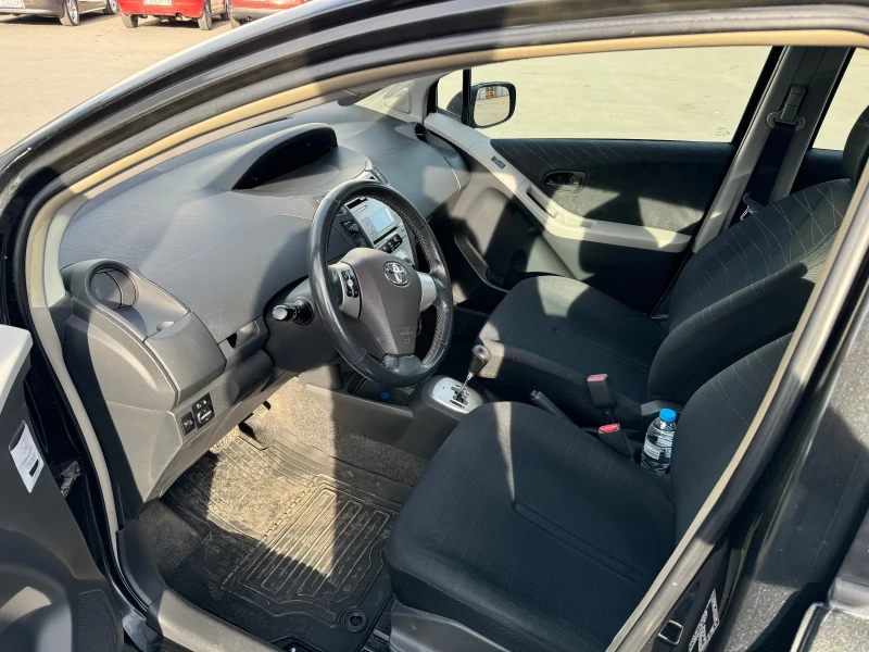 Toyota Yaris 1.0VVTi Automatic, снимка 9 - Автомобили и джипове - 47527109