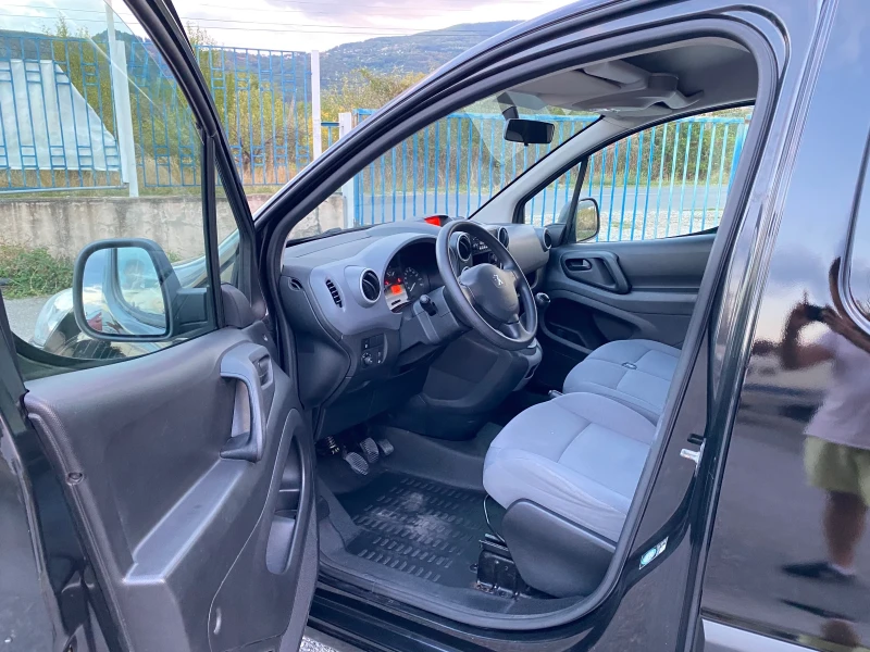 Peugeot Partner 1.6HDI, снимка 9 - Автомобили и джипове - 51704311