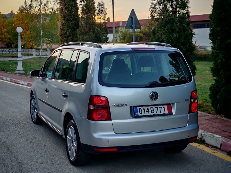 VW Touran 1.9TDI(90)* 6-СКОРОСТИ* FACELIFT* НОВ ВНОС* , снимка 5 - Автомобили и джипове - 52099781