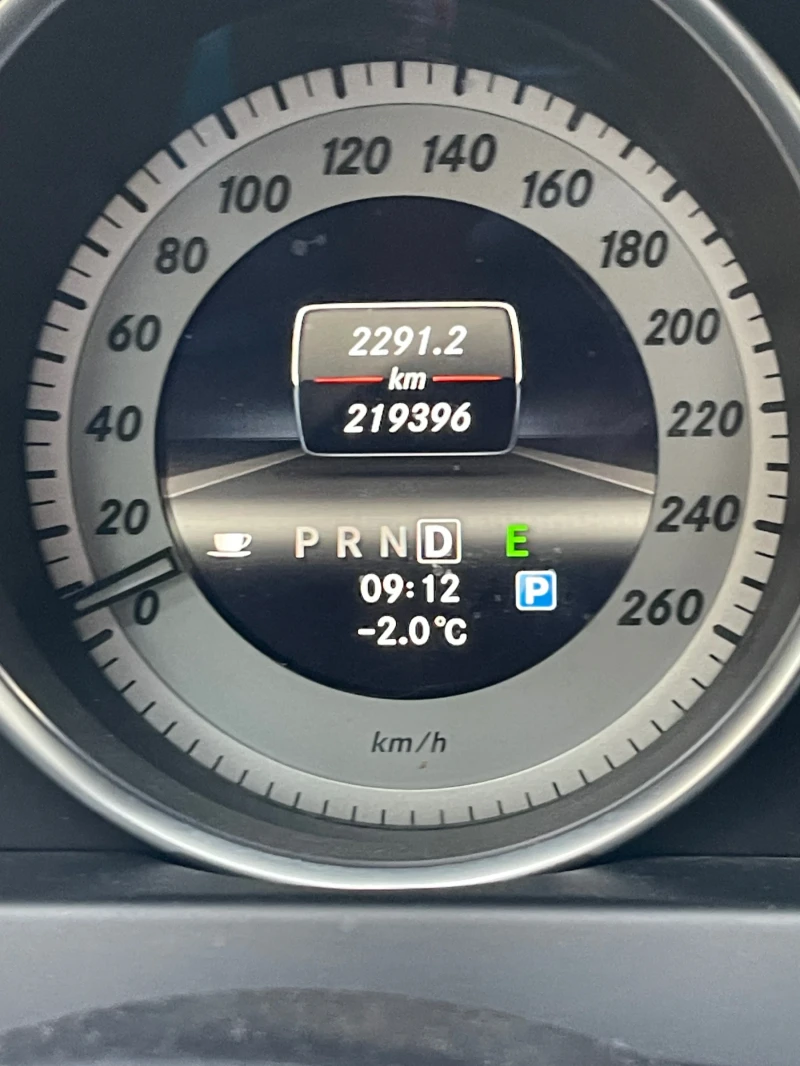 Mercedes-Benz C 220, снимка 8 - Автомобили и джипове - 52566829