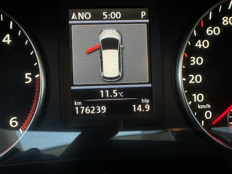 VW Touran 2.0TDI Highline, снимка 10 - Автомобили и джипове - 52753436