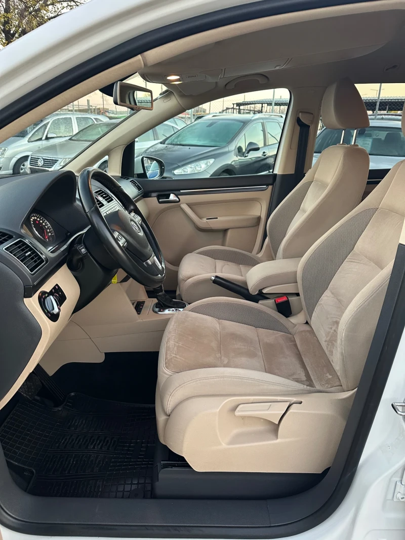 VW Touran 2.0TDI Highline, снимка 9 - Автомобили и джипове - 52753436