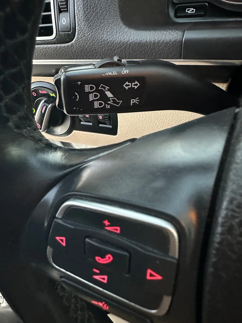 VW Touran 2.0TDI Highline, снимка 11 - Автомобили и джипове - 52753436