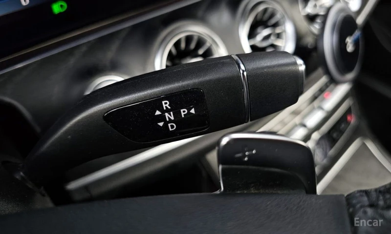 Mercedes-Benz E 220, снимка 9 - Автомобили и джипове - 53342245