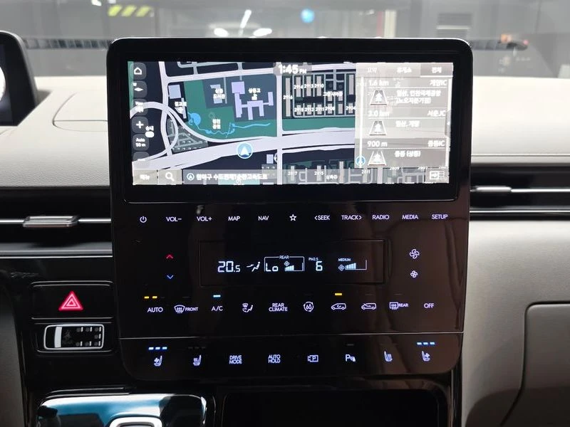 Hyundai Staria 2.2 Automatic, снимка 14 - Автомобили и джипове - 55949640