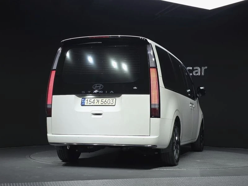 Hyundai Staria 2.2 Automatic, снимка 4 - Автомобили и джипове - 55949640