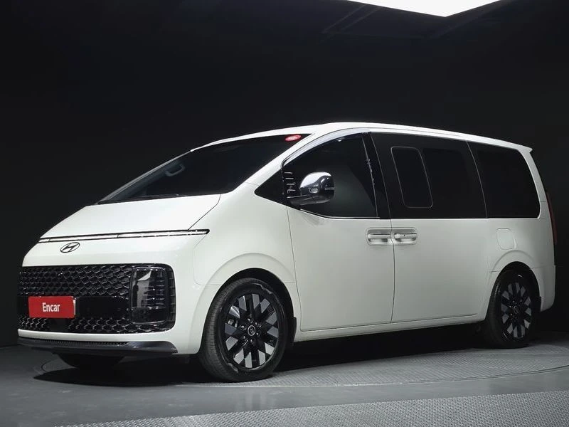 Hyundai Staria 2.2 Automatic
