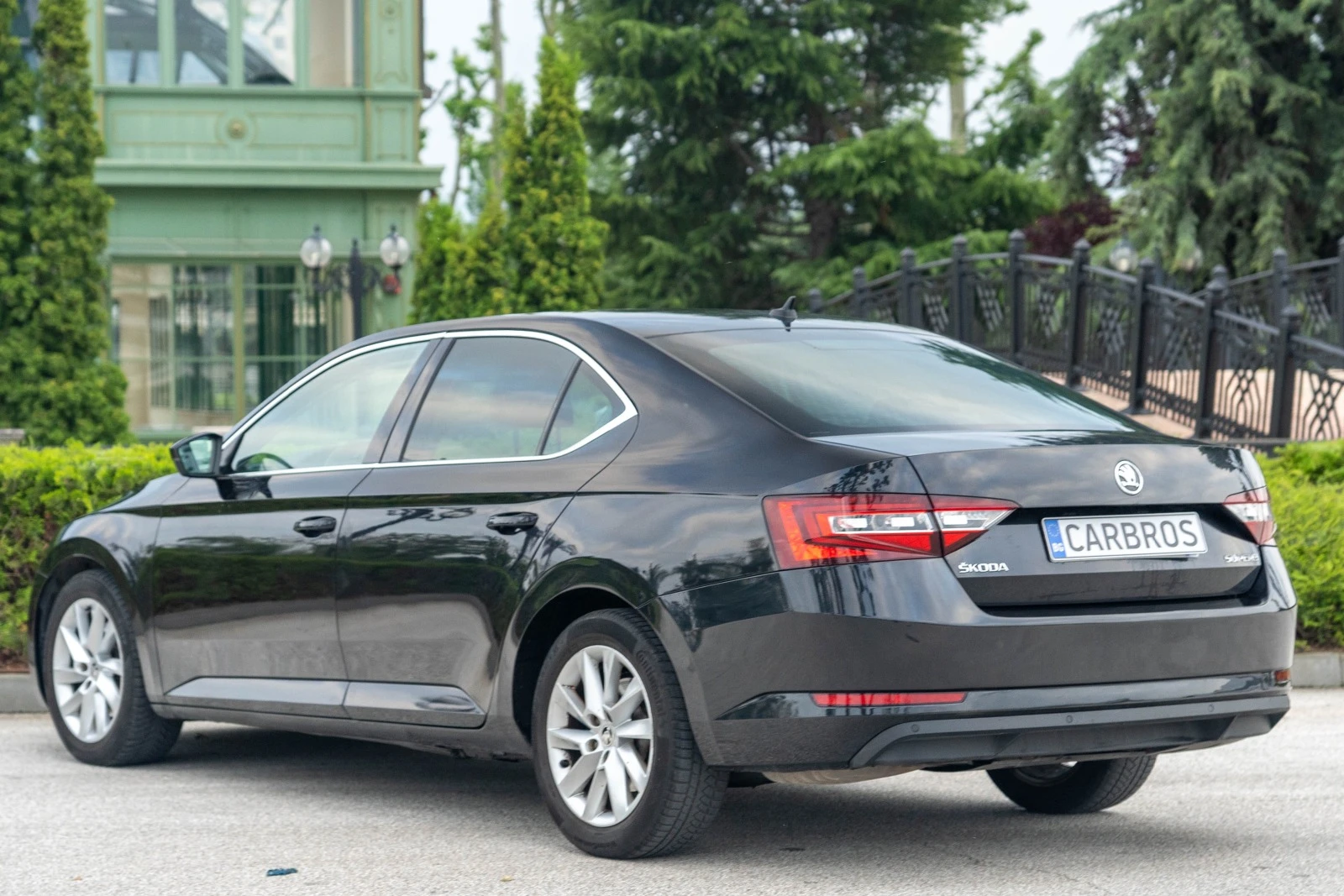 Skoda Superb 2.0 TDI 190кс. DSG 7 Keyless Distronic Leasing - изображение 5